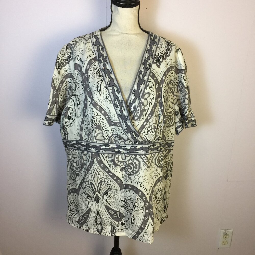 Shanghai Red Blouse Top 2X Womans Plus White Gray 100% Linen Short Sleeve V-neck